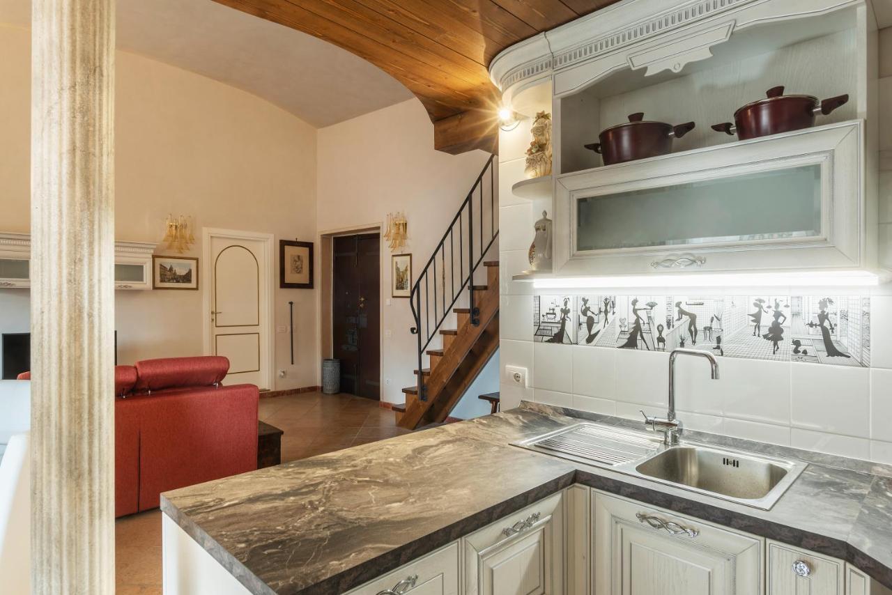 Palazzo Altieri Elegant Apartment Rome Exterior photo